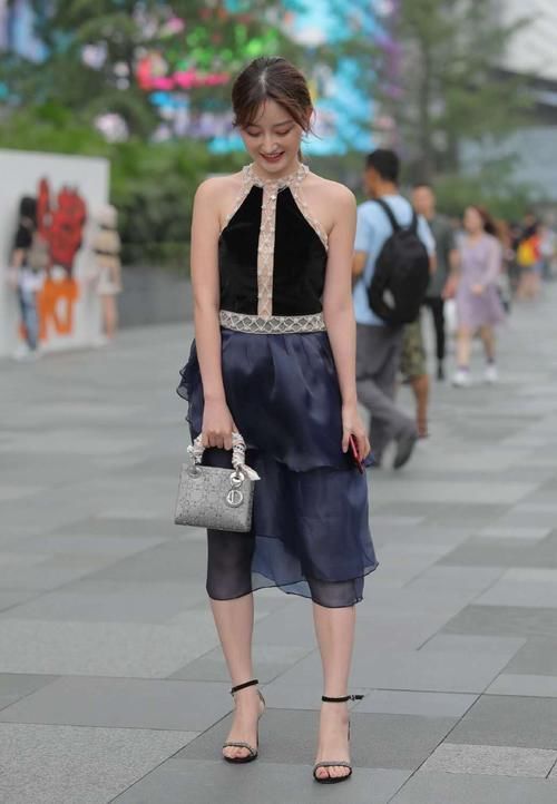 连衣裙|时尚艾米丽原创仙气十足的薄纱连衣裙,穿起来很有浪漫的感觉