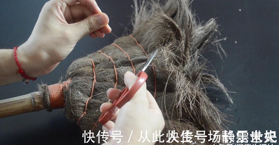 眼睛不好也能快速穿针引线, 只需一枚硬币就可以, 看完赶紧去试试