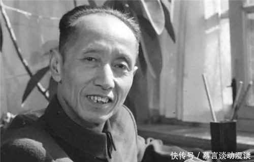 农民诗人臧克家98岁去世，骨灰一分为四，为何一份与仆人合葬？