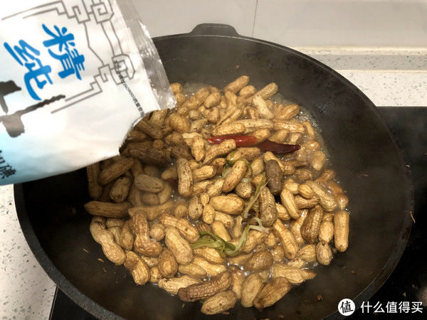 花生|水煮花生，什么时间放盐最合适？放错了，花生发黑还不入味儿