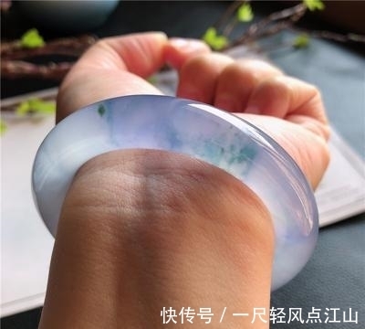 翡翠手镯 一般冰种玉镯子的价位