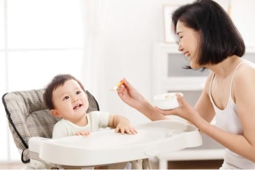 长牙期|宝宝突然性情大变,原来是到了长牙期,3个方法帮助宝宝缓解不适