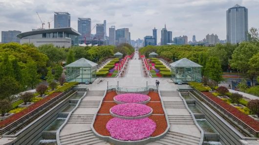 鲜花为笔，画出“五一”花瀑！浦东这些地标变“花境”，个个出片！