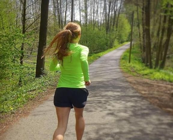 极点|跑步中有一段时间特难受？过了之后就很轻松？这是“撞了墙”