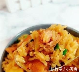 土豆焖饭|懒人必备的一道美食,制作简单,吃起来美味可口,饱腹感又强