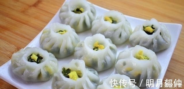 茼蒿叶|做包子不要再用面粉啦，如此做，包子晶莹剔透，出锅连吃5个