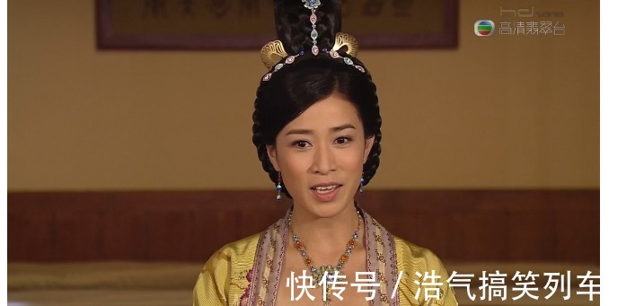 发髻 宫心计:刘三好的首饰:孔雀开屏项链、蓝水钻金钿、蝴蝶大袖衫