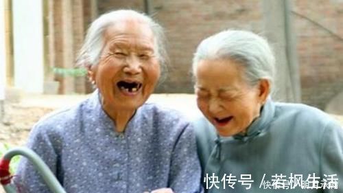 长寿老人|104岁长寿老人秘诀烟酒不离手、运动从没有，但1件事从来不碰