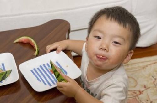 家长|这3种水果吃一次等于吃2包辣条,有些孩子天天吃,家长还没发现