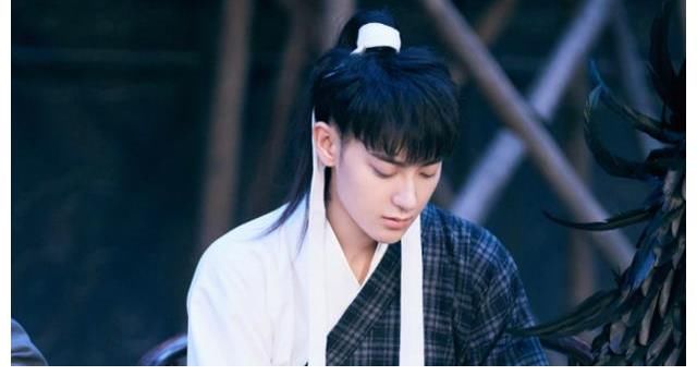 帶貨首秀被指割韭菜，黃子韜憤而反擊：你有什么資格酸我？