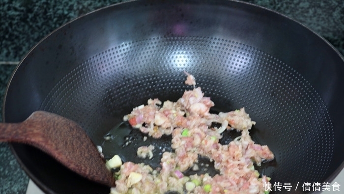 豆腐此做法,不学起来太可惜,鲜甜嫩滑很营养,吃完还想吃