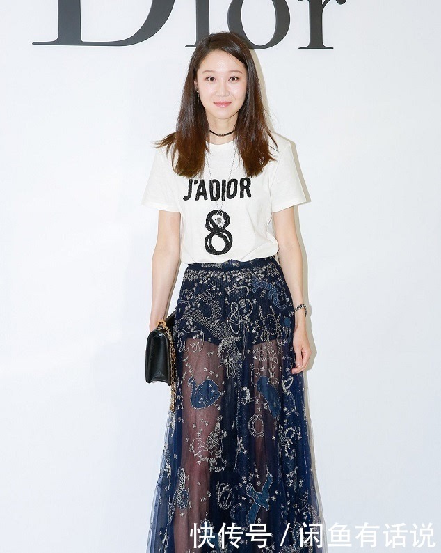 洋气|性感要讲究分寸感，现在流行的“半透裙”就刚刚好，洋气又显高级