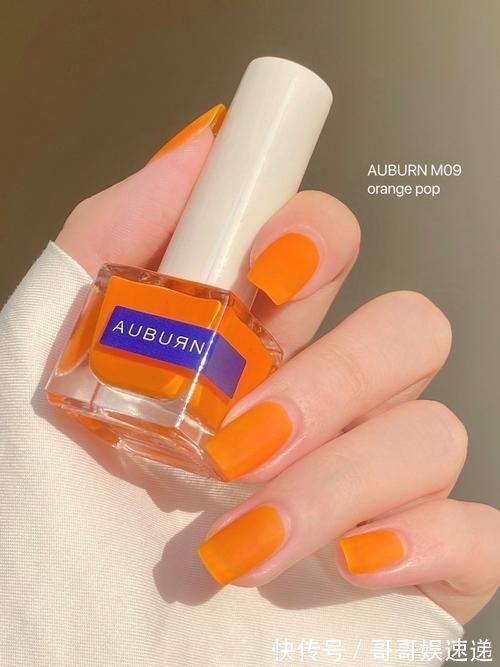 指甲油|我的指甲上有星星你相信吗?女孩子的快乐太简单啦~