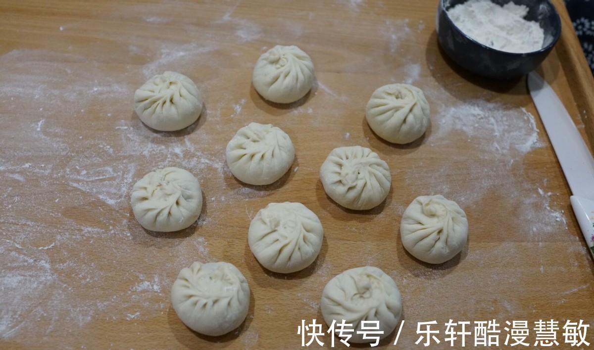 生煎包|生煎包外焦里嫩，汤汁丰富，一口享受，两口美味