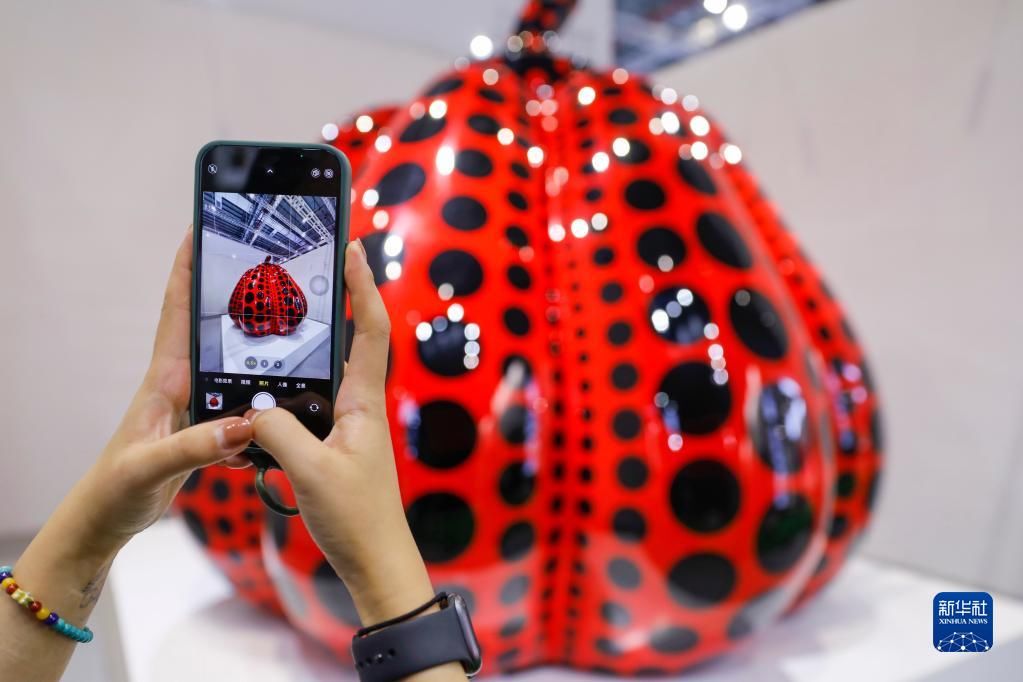 张玉薇#草间弥生作品亮相“四叶草”