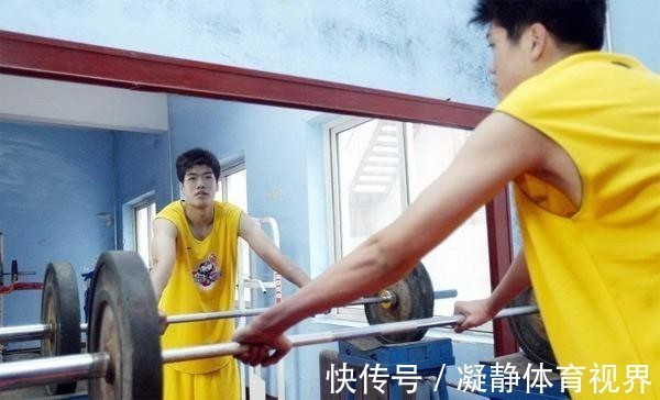 健身房|中国女篮梁天云:身高1米97,因情伤退役,嫁农村小伙被宠成宝