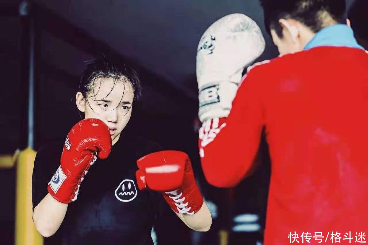 圆笼|格斗林妹妹复出归来，这次对手竟然是她