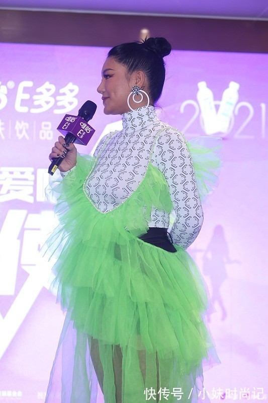 搭配|江映蓉迷幻穿搭好酷炫,大胆运用荧光绿,看起来别有一番风情