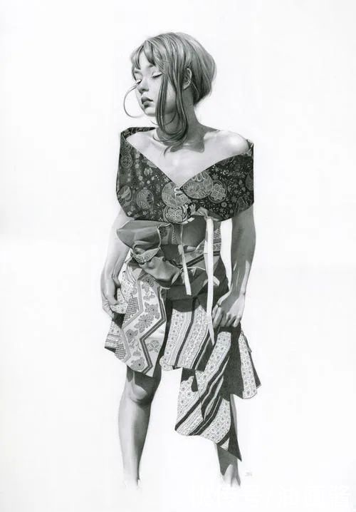 素描&韩风画家把女人画得像花一样美,看素描画,就知道是位高手