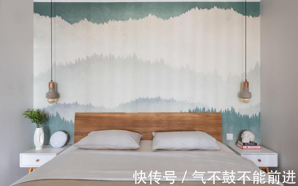 卧室|一姑娘坚持将卧室抬高45公分做地台，亲朋好友纷纷夸赞：太有远见