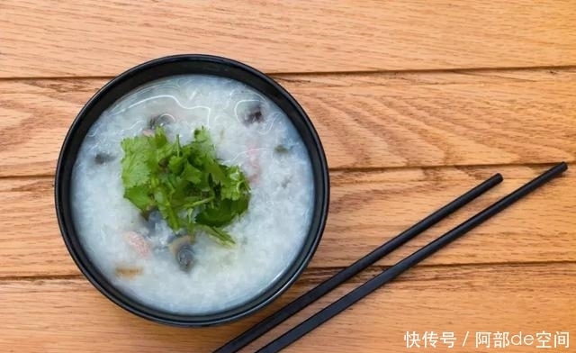 糖尿病人|糖尿病人能不能喝粥?有人说喝粥如喝糖水,其实这样喝血糖稳