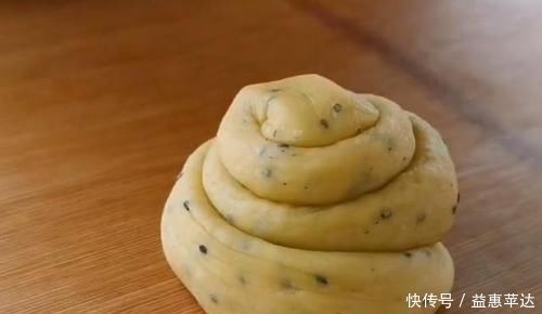 一碗面粉加5个鸡蛋,不蒸馒头,不烙饼,比馒头简单,比馅饼还香