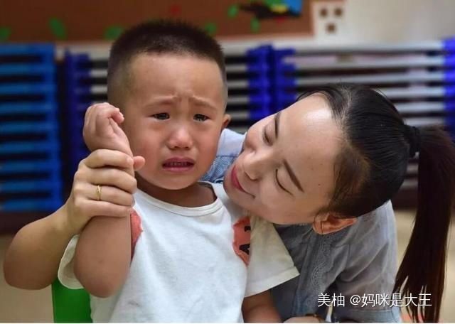 “妈妈，告诉你个秘密”，宝妈听后一脸惊吓，立刻带儿子去了医院