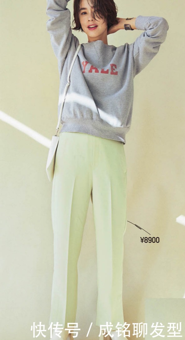春季减龄穿搭,只需要一件舒服的卫衣,内搭外穿时尚养眼又有档次