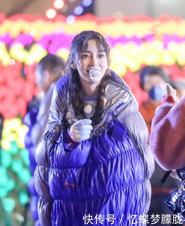 Baby录跑男被冻到瑟瑟发抖,零下5°C靠吸奶嘴取暖