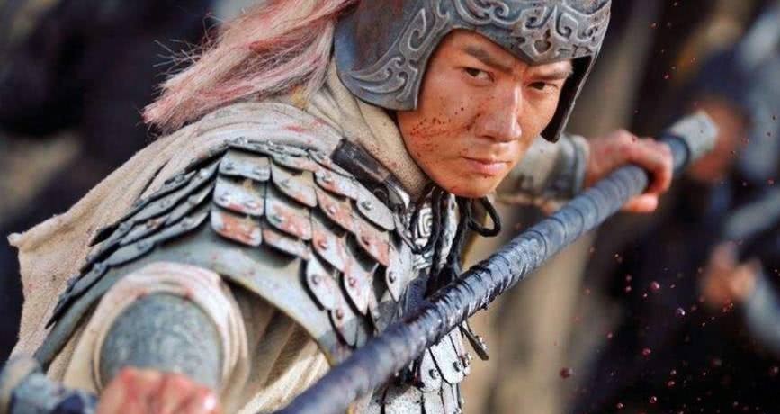 赵云|虎痴许褚,曾和赵云马超激战都没吃亏,为啥和张飞交手却一败涂地