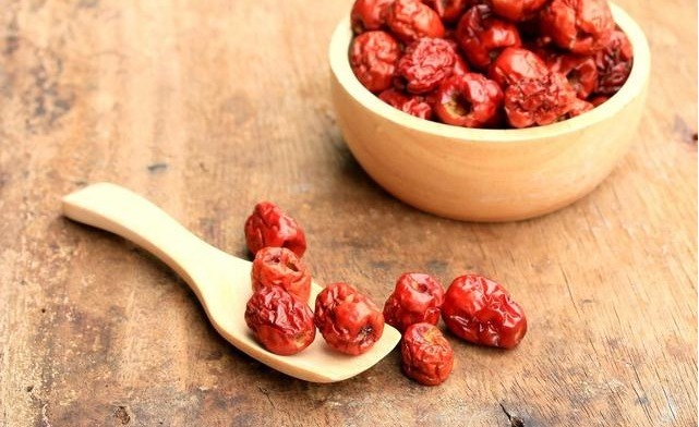 喝水|5个错误的养生方法,很多人养出了一身病,而有的人却还在坚持