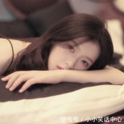 |搞笑段子:刚刚在上课,我一直在玩手机,女老师提醒了我几遍