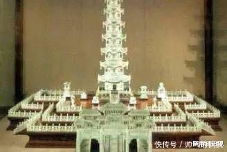 国宝翡翠塔宝塔由翡翠打造,重34千克,可惜如今只能去美国看