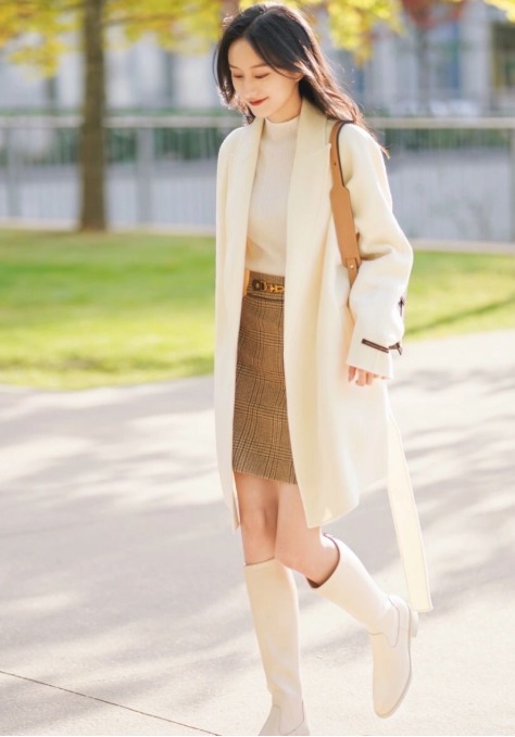 冬季|冬季放弃小黑裙吧,今年时兴这款“格纹裙”,时髦又显女人味!