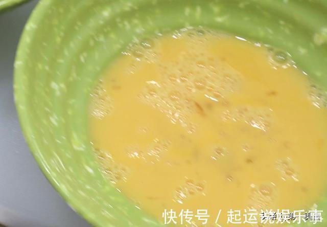 韭苔|春卷这样做超简单，几张豆腐皮一卷一炸，鲜香可口，零食都解决了