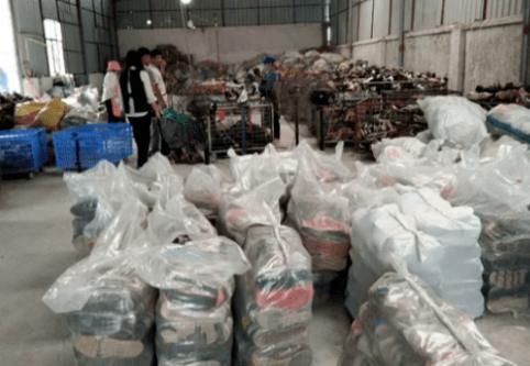 非洲一些收购商，倒卖我们随手丢的东西，摇身一变成身价千万