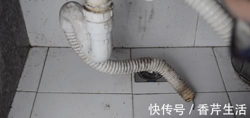 保鲜袋|地漏反味太臭了,一个塑料袋就能轻松解决了,看完抓紧提醒家人