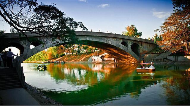 老年|赵州桥，隋代李春设计建造，梁思成和茅以升推崇，现在是假古桥