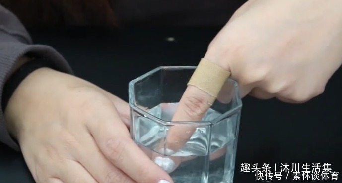 手指|手上扎了刺不要用针挑,教你一个好方法,不出3秒刺儿自己跑出来