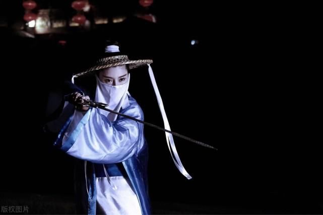  英雄传|《射雕英雄传》中，最可怕的女人名叫黄蓉？