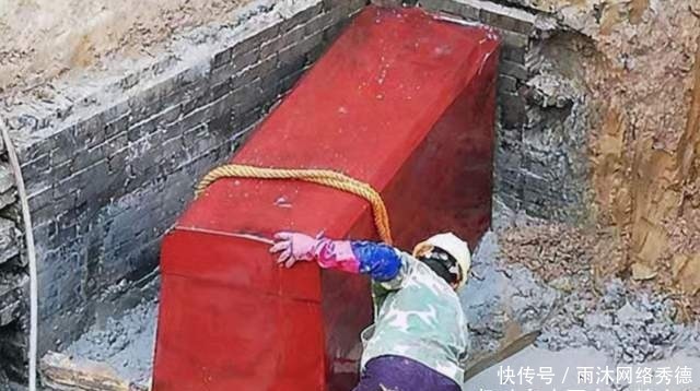 千年古墓挖出5岁新娘,专家闻讯而来,揭露一段虐心的皇家秘史
