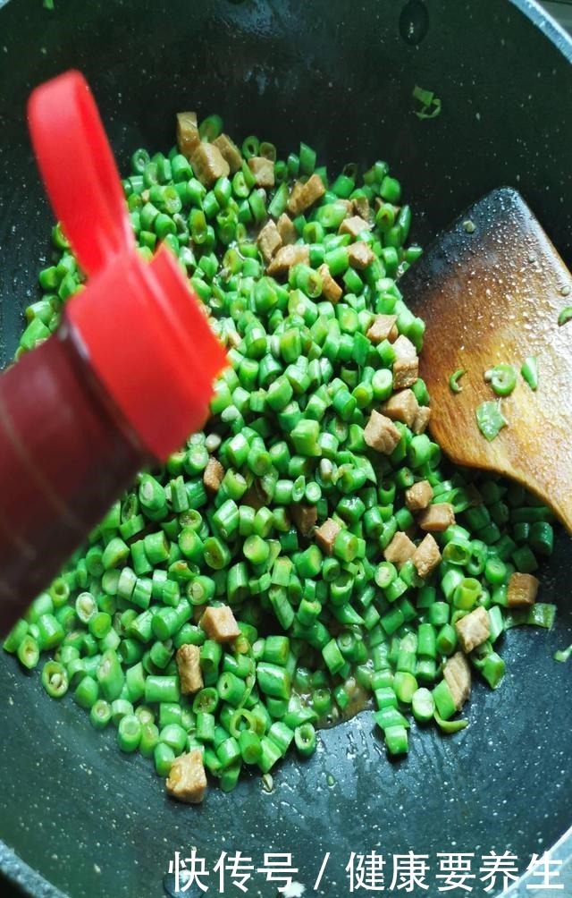 它是碱性食物，2块一斤，孩子经常吃，补铁补钙