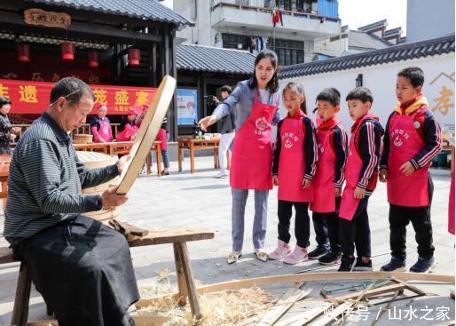 享童趣 润童心 共成长！“沙地娃娃”儿童之家品牌活动精彩不断