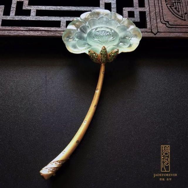 翡翠胸针，女人精致的化身