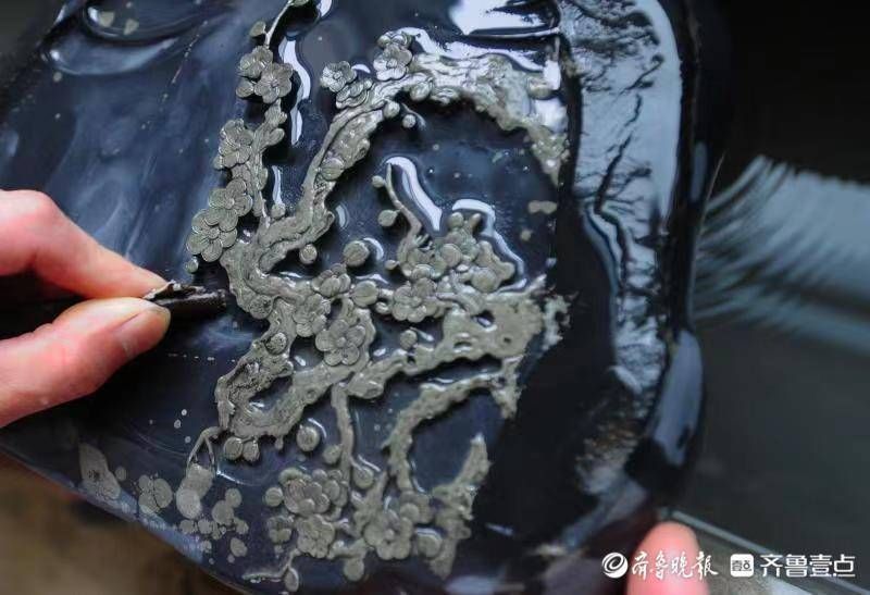 王开全#拾光|把石头刻出灵魂,他带着家人坚守在制砚的路上