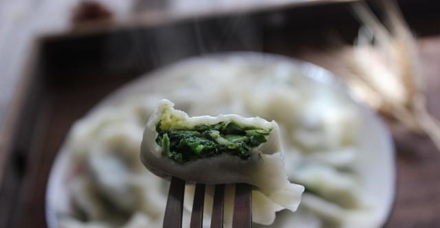吃饺子这馅真鲜，比韭菜芹菜好吃多了，出锅连吃30个，比肉馅好吃