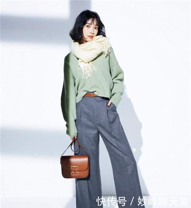 日本女人的神奇穿搭术：不露颈不露腿，照样美出新高度