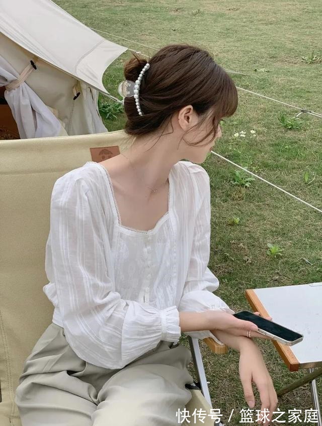 头发 别再披头散发了!这3个发型小技巧显嫩又高级!