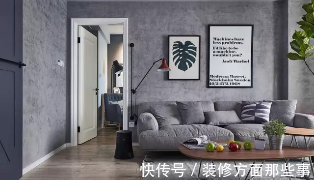 台灯|93平水泥灰背景墙有一种质朴感,绿植让屋子焕发纯净自然美