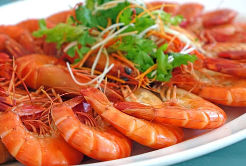 逢年过节|学会家常油焖大虾，逢年过节给餐桌加道大菜，香甜软嫩超简单美味